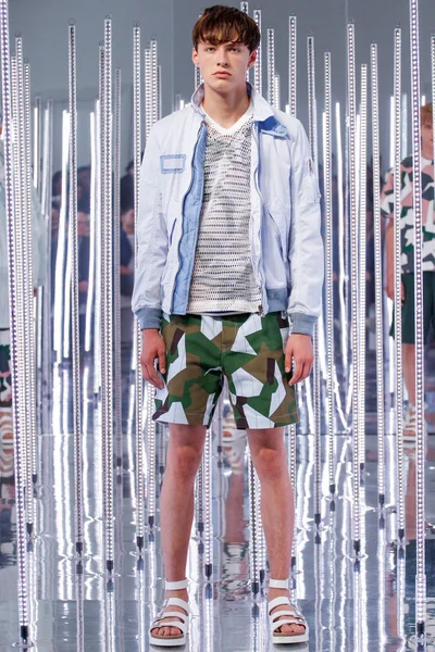 Look 23